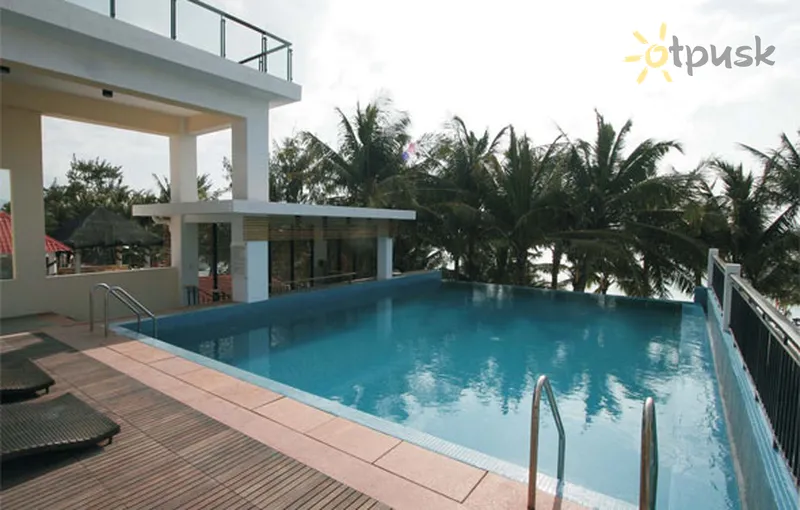 Фото отеля Crown Regency Beach Resort 4* о. Боракай Філіппіни екстер'єр та басейни