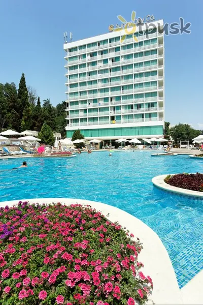 Фото отеля Вероника 3* Saulėta diena Bulgarija išorė ir baseinai
