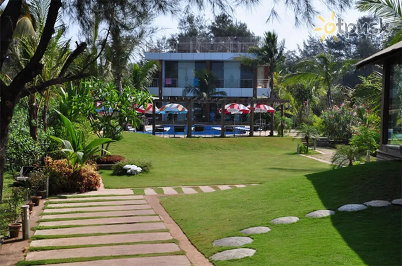 Фото отеля 360 Beach Retreat 4* Šiaurės Goa Indija išorė ir baseinai