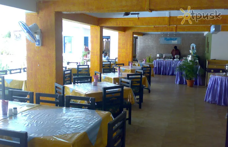 Фото отеля Alor Holiday Resort 2* Šiaurės Goa Indija barai ir restoranai