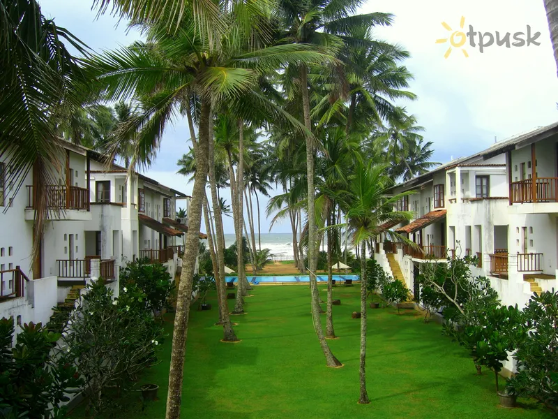 Фото отеля The Privilege Ayurveda Beach Resort 4* Wadduwa Šri Lanka išorė ir baseinai