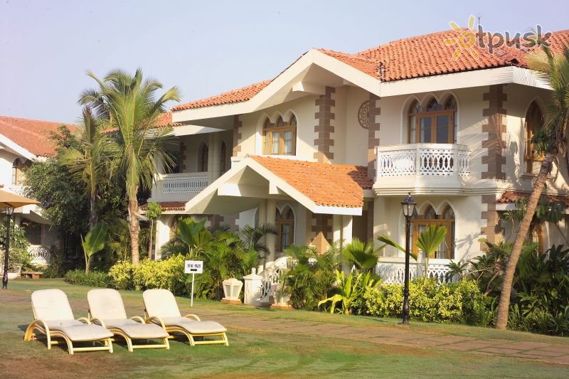 Фото отеля Club Mahindra Varca Beach Resort 5* Южный Гоа Индия экстерьер и бассейны