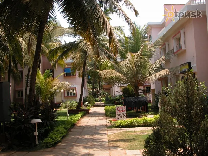Фото отеля Dona Terezinha Hotel 2* Північний Гоа Індія екстер'єр та басейни