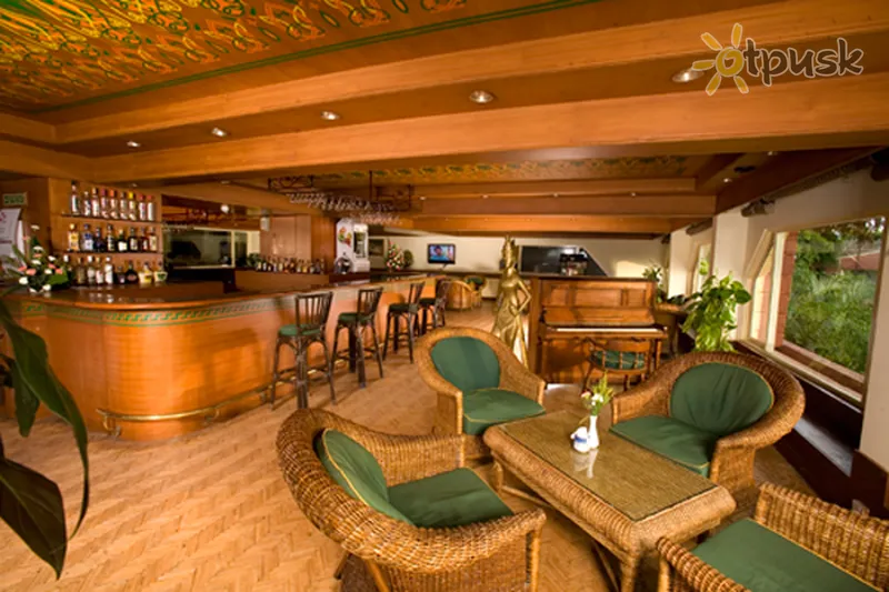 Фото отеля Majorda Beach Resort 5* Південний Гоа Індія бари та ресторани