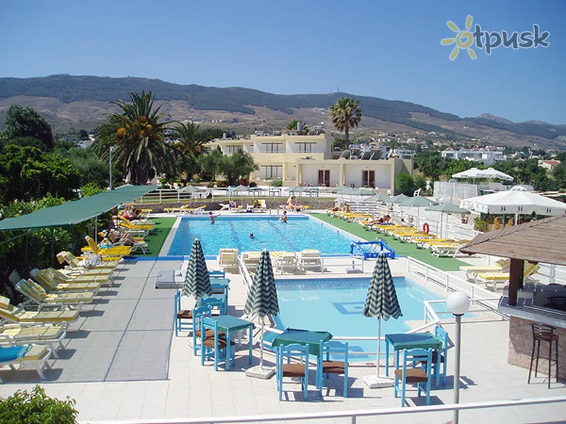 Фото отеля Niriides Beach Hotel Kos 3* Kosas Graikija išorė ir baseinai