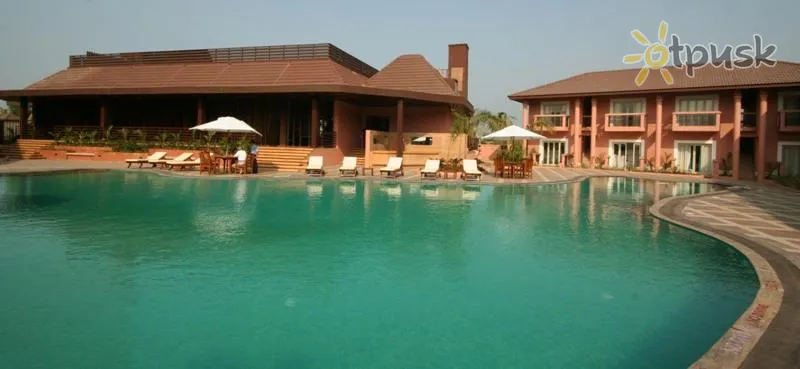 Фото отеля The Golden Crown Hotel & Spa 4* Pietų goa Indija išorė ir baseinai