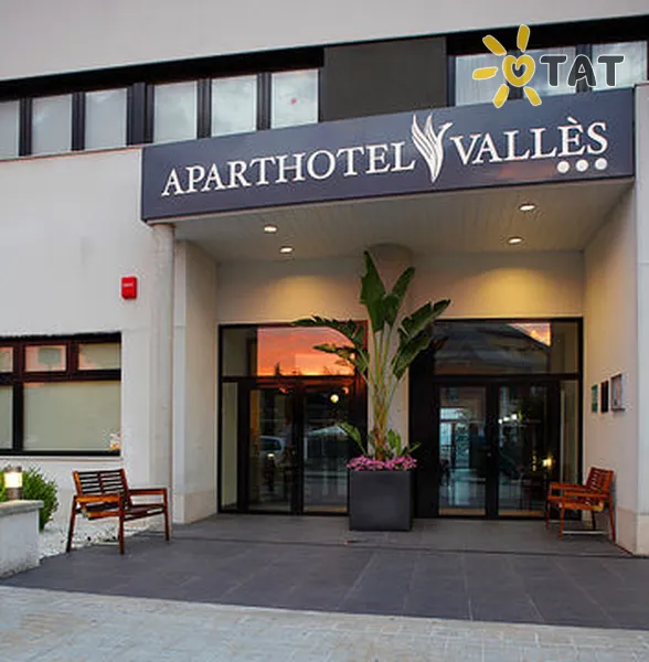Фото отеля Valles Aparthotel 3* Барселона Іспанія екстер'єр та басейни