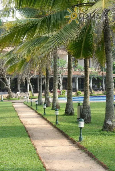 Фото отеля Palm Village Hotel 3* Коломбо Шри-Ланка экстерьер и бассейны