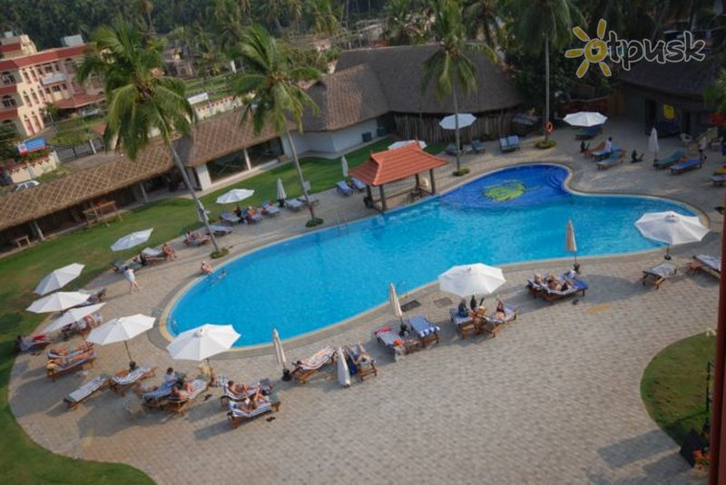 Фото отеля Uday Samudra Leisure Beach Hotel & Spa 5* Керала Индия экстерьер и бассейны
