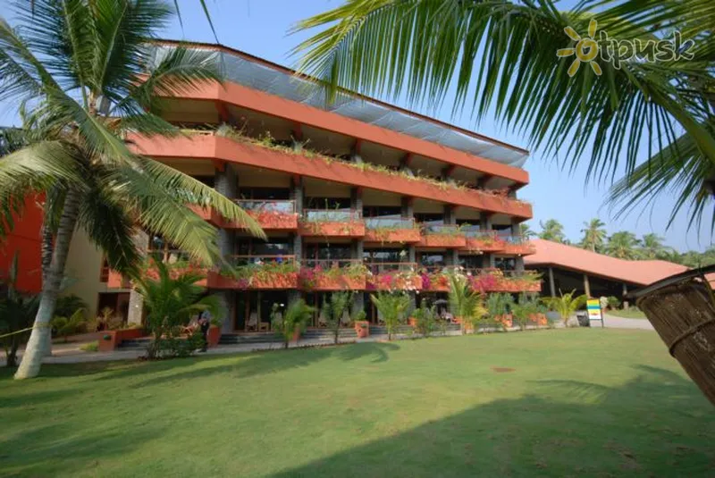 Фото отеля Uday Samudra Leisure Beach Hotel & Spa 5* Kerala Indija išorė ir baseinai