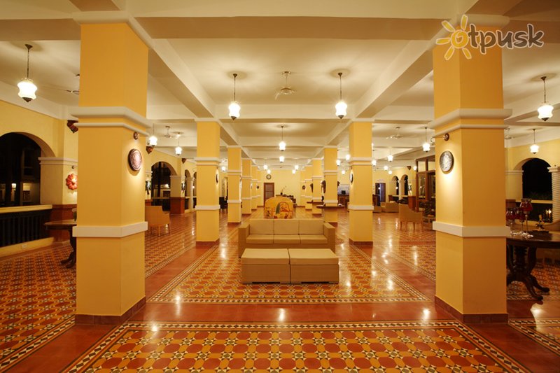 Фото отеля Country Inn & Suites by Radisson 5* Северный Гоа Индия лобби и интерьер