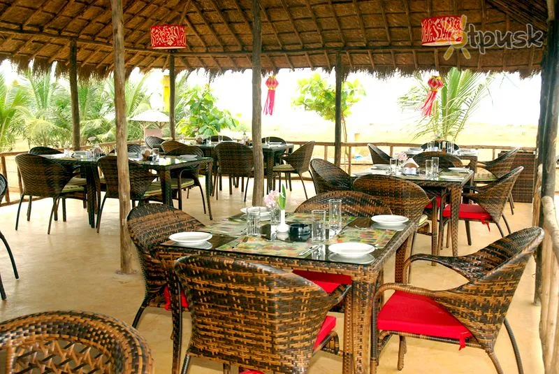Фото отеля Morjim Breeze Resort 2* Северный Гоа Индия бары и рестораны