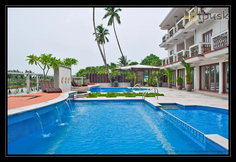 Фото отеля White Pearl Suites 4* Північний Гоа Індія екстер'єр та басейни