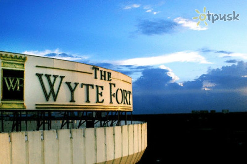 Фото отеля The Wyte Fort 4* Керала Индия экстерьер и бассейны