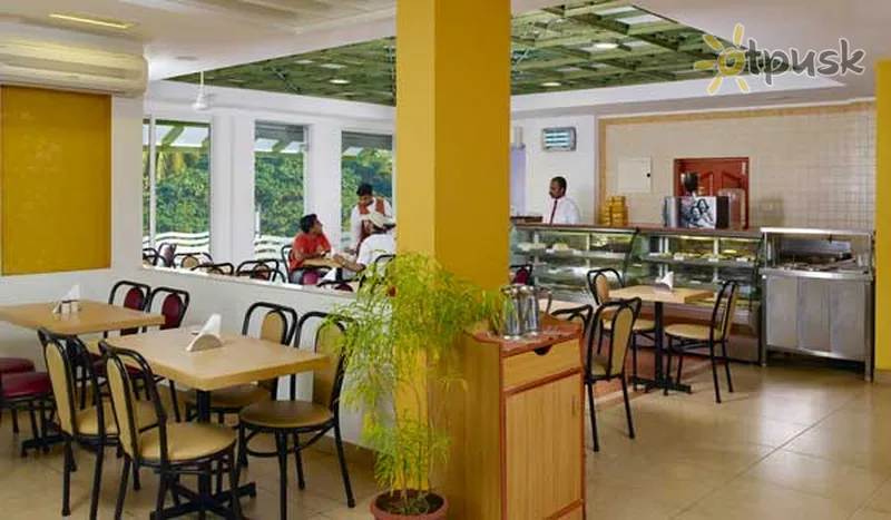 Фото отеля Abad Hotel 3* Керала Індія бари та ресторани
