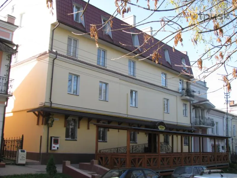 Фото отеля Старый Банк 2* Каменец-Подольский Украина экстерьер и бассейны