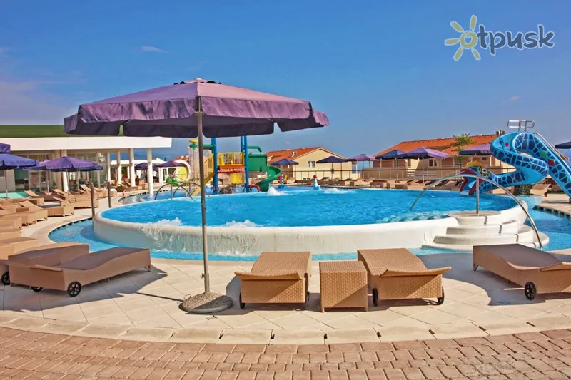 Фото отеля Family apartments Novi 4* Нові Винодольські Хорватія екстер'єр та басейни