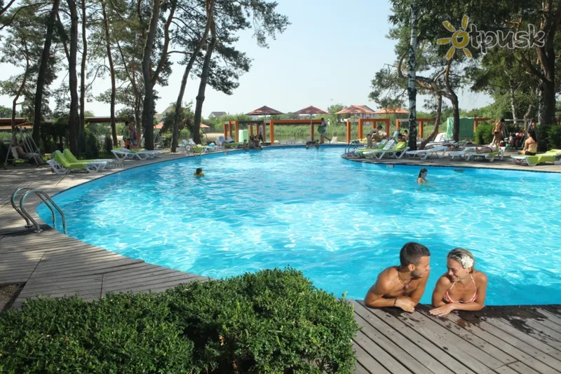 Фото отеля GoodZone 4* Дніпро Україна екстер'єр та басейни