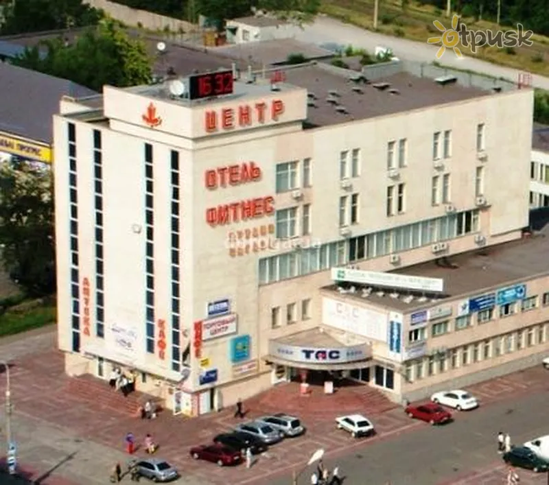 Фото отеля Центр 2* Каменское Украина экстерьер и бассейны