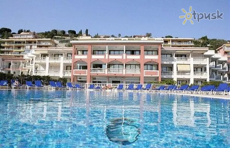 Фото отеля Pierre & Vacances Villefranche Sur Mer 3* Ницца Франция экстерьер и бассейны