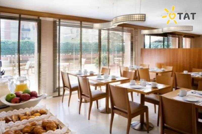 Фото отеля Best Western Hotel Confort Golf 3* Барселона Іспанія бари та ресторани