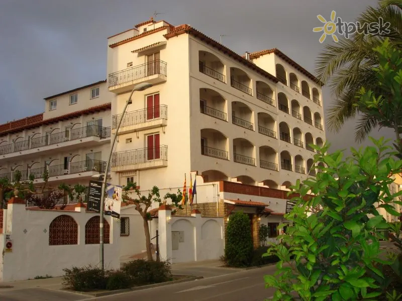 Фото отеля Comarruga Platja Hotel 3* Коста Дорада Іспанія екстер'єр та басейни