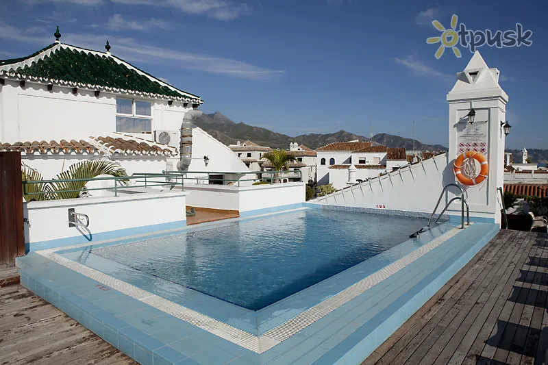 Фото отеля Plaza Cavana Hotel 3* Малага Іспанія екстер'єр та басейни