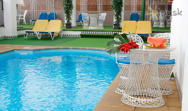 Фото отеля Corona de Granada Hotel 4* Granāda Spānija ārpuse un baseini