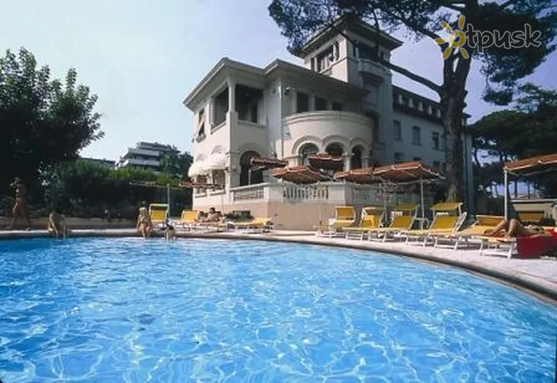 Фото отеля De La Ville 4* Ріміні Італія екстер'єр та басейни