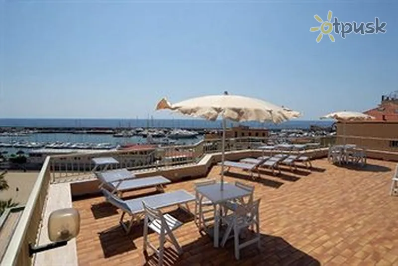 Фото отеля Residence dei Due Porti 4* Sanremo Itālija ārpuse un baseini