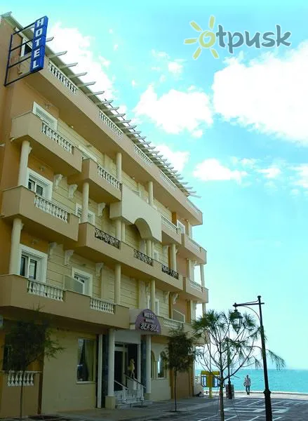 Фото отеля Mantas Seaside Boutique Hotel 3* Лутраки Греція екстер'єр та басейни