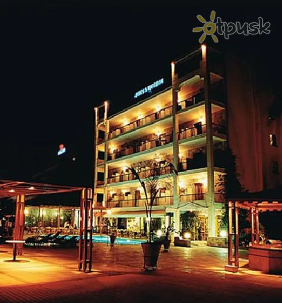 Фото отеля John & George Hotel 3* Peloponēsa Grieķija ārpuse un baseini