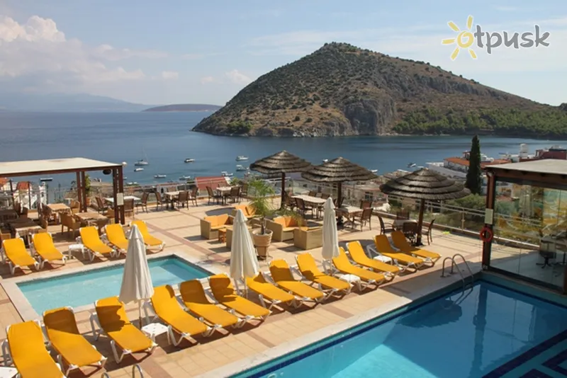 Фото отеля John & George Hotel 3* Peloponēsa Grieķija ārpuse un baseini