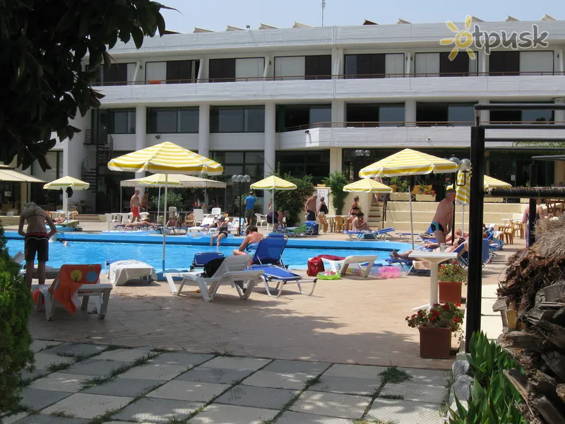 Фото отеля Kalithea Sun & Sky Hotel 3* Rodas Graikija išorė ir baseinai
