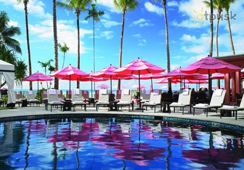 Фото отеля The Royal Hawaiian, a Luxury Collection Resort 5* Гавайские острова США экстерьер и бассейны