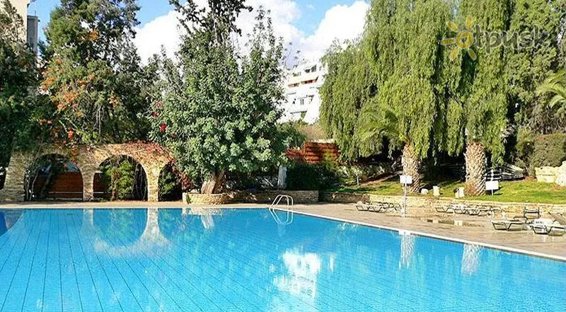 Фото отеля Golden Arches Hotel 3* Limasolis Kipras išorė ir baseinai