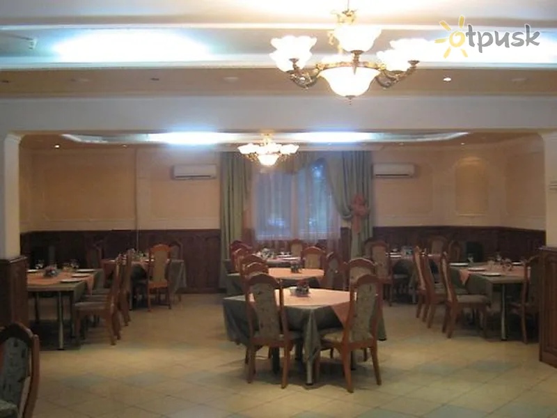 Фото отеля Монарх 3* Kolomija Ukraina bāri un restorāni