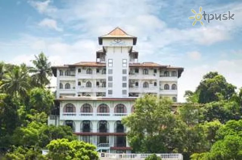 Фото отеля The Swiss Residence 4* Канди Шри-Ланка экстерьер и бассейны
