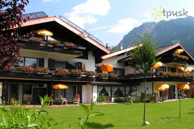 Фото отеля Appartementhaus Sonnenheim 3* Oberstdorfa Vācija ārpuse un baseini