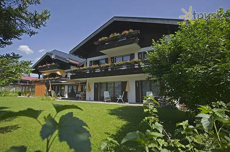 Фото отеля Appartementhaus Sonnenheim 3* Oberstdorfa Vācija ārpuse un baseini
