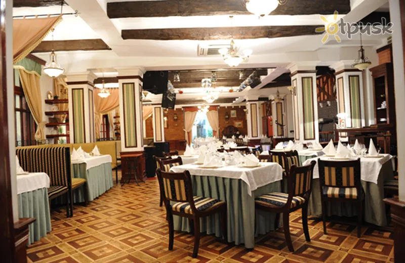 Фото отеля Буковина 3* Черновцы Украина бары и рестораны