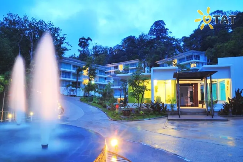 Фото отеля The Trees Club Resort 4* о. Пхукет Таїланд екстер'єр та басейни