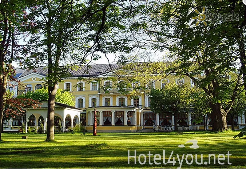 Фото отеля Jesenius 2* Франтишкові Лазні Чехія екстер'єр та басейни