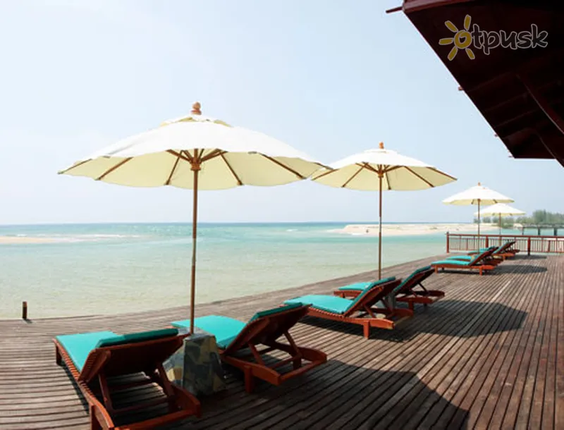 Фото отеля The Hotspring Beach Resort & Spa 5* о. Пхукет Таиланд пляж