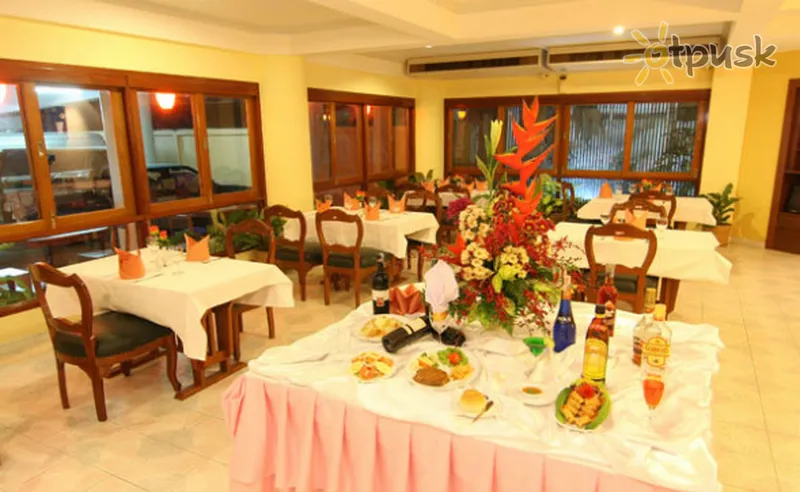 Фото отеля Eastiny Inn Hotel 3* Pataja Taizeme bāri un restorāni
