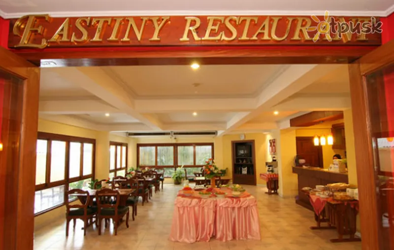 Фото отеля Eastiny Inn Hotel 3* Паттайя Таїланд бари та ресторани