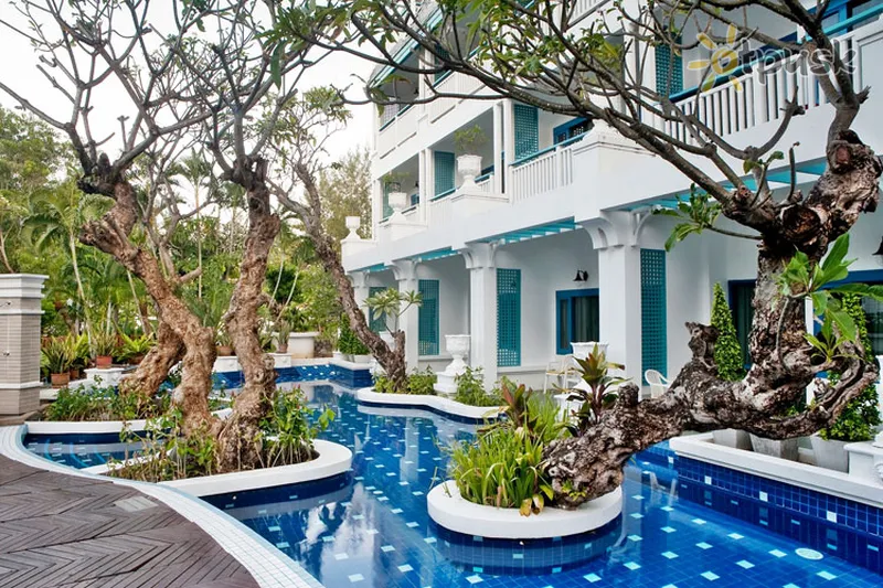 Фото отеля Andaman Seaview Hotel 4* о. Пхукет Таиланд экстерьер и бассейны