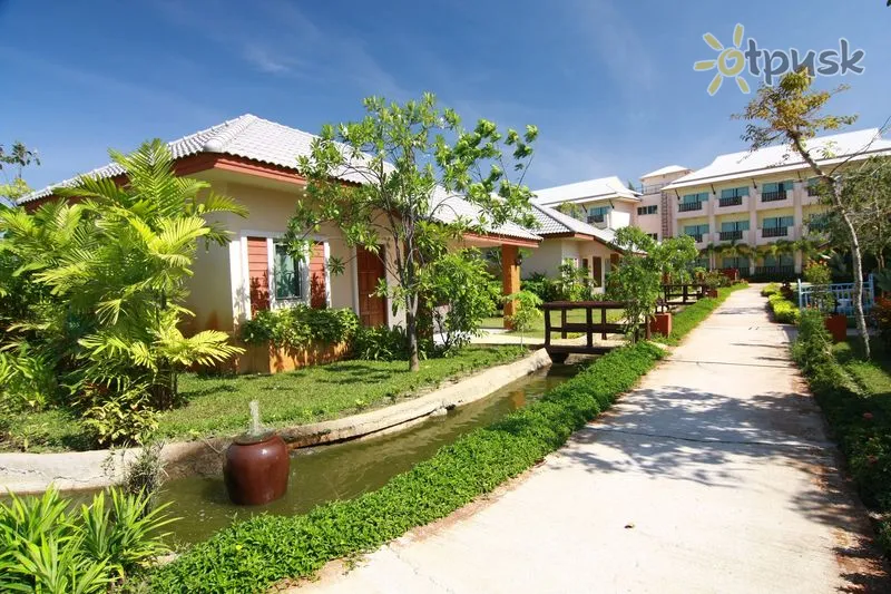 Фото отеля Eastiny Resort & Spa 3* Паттайя Таїланд екстер'єр та басейни