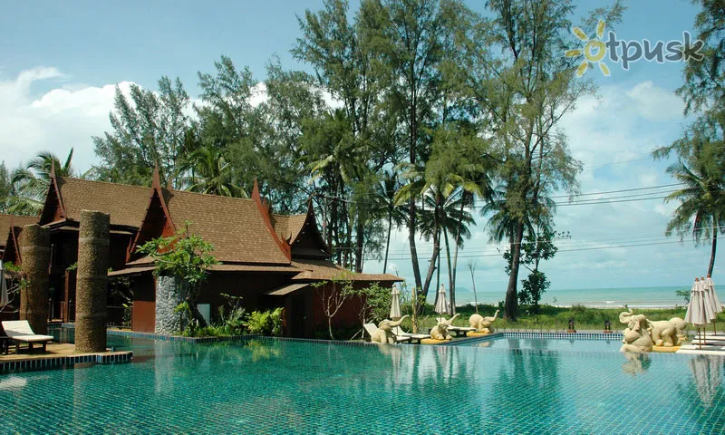 Фото отеля Takolaburi Cultural, Spa & Sport Resort (отель закрыт) 5* Khao Lakas Tailandas išorė ir baseinai