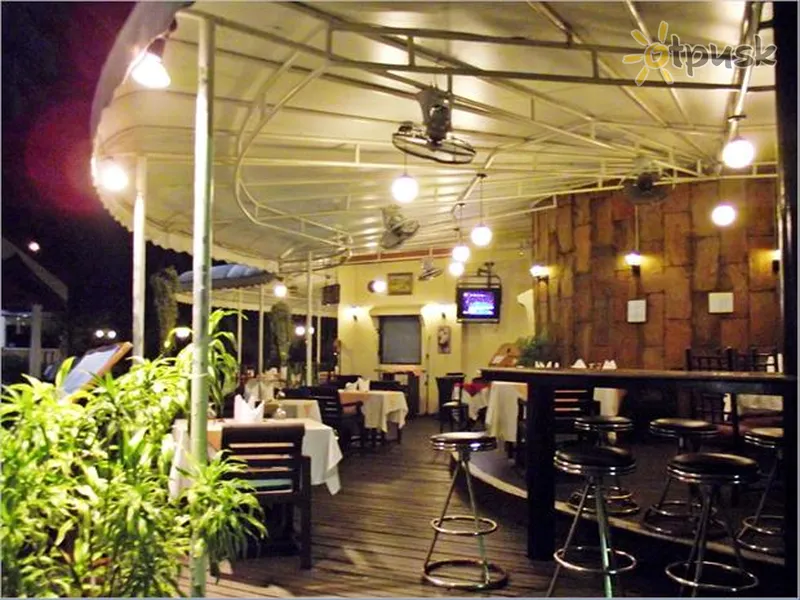 Фото отеля Patong Leelavadee Hua Ting Holiday Inn Phuket 4* о. Пхукет Таиланд бары и рестораны
